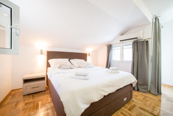 Image No.15-6 Bed Villa for sale