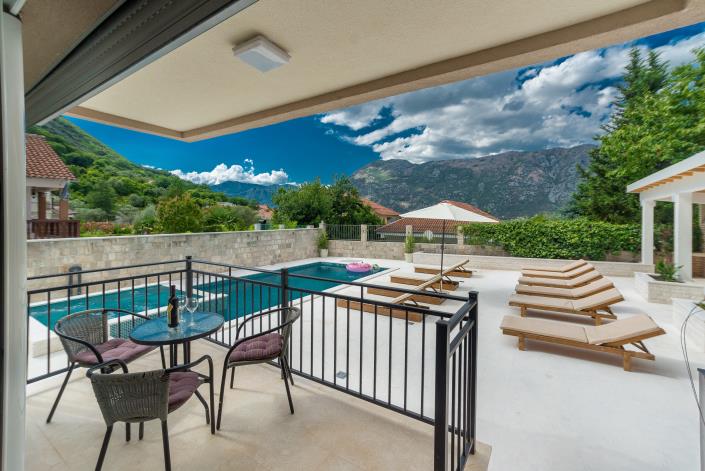 Image No.3-6 Bed Villa for sale