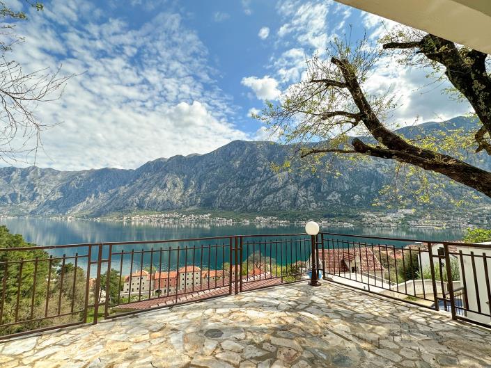 Image No.3-Maison de 4 chambres à vendre à Prcanj