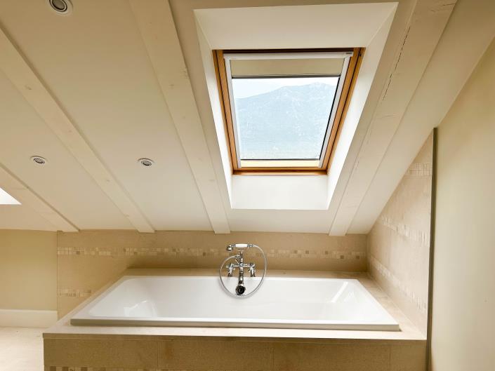 Image No.10-5 Bed Villa for sale