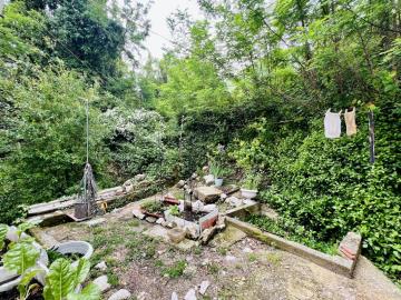 Terraced-three-level-old-stone-house-located-on-the-first-line-to-the-sea--13583--8-