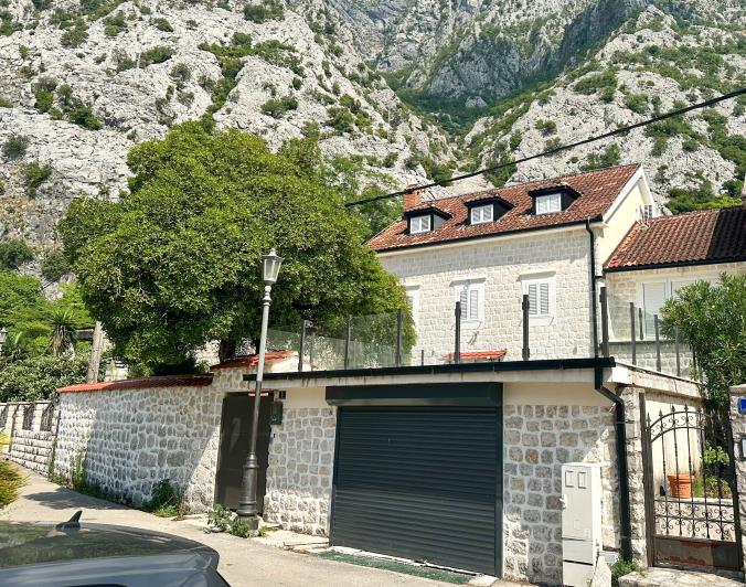 Image No.10-Villa de 4 chambres à vendre à Kotor