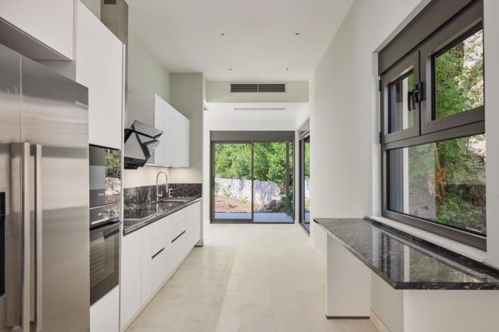 Image No.7-Villa de 6 chambres à vendre à Tivat