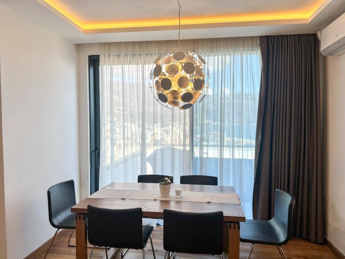 Image No.8-6 Bed Apartment for sale