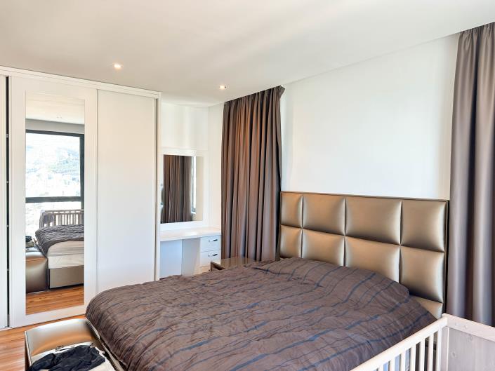 Image No.14-6 Bed Apartment for sale