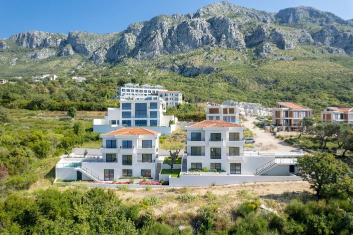 Image No.2-Villa de 5 chambres à vendre à Budva