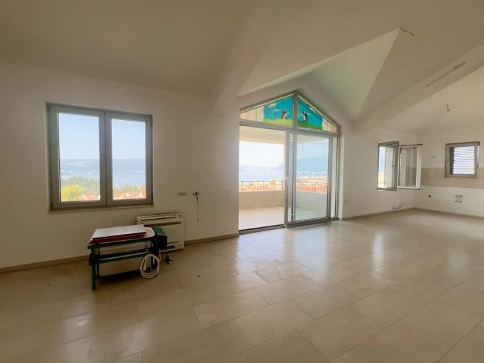 Image No.14-2 Bed House for sale