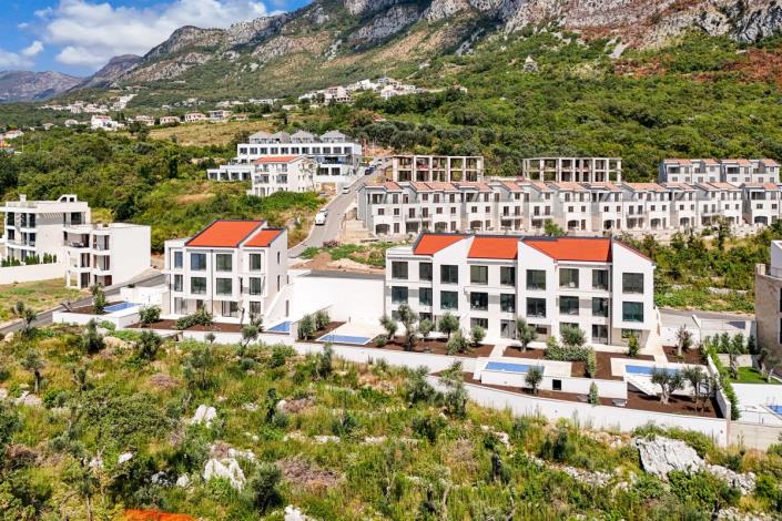 Image No.2-Un hôtel de 4 chambres à vendre à Budva