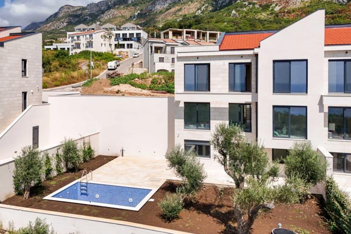 Image No.12-Un hôtel de 4 chambres à vendre à Budva