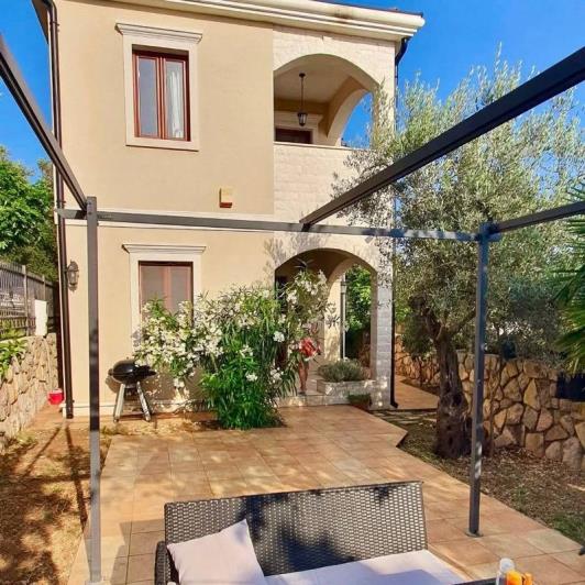 Image No.2-Villa de 2 chambres à vendre à Budva