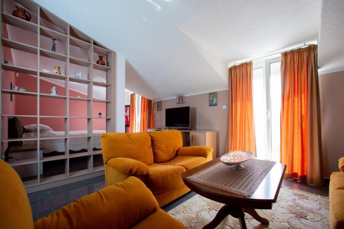 Image No.2-Villa de 6 chambres à vendre à Budva