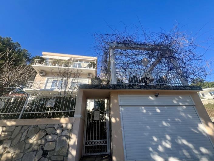 Image No.2-Maison de 4 chambres à vendre à Bar