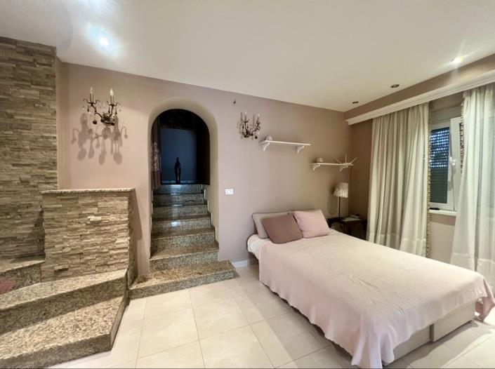 Image No.7-Maison de 4 chambres à vendre à Bar