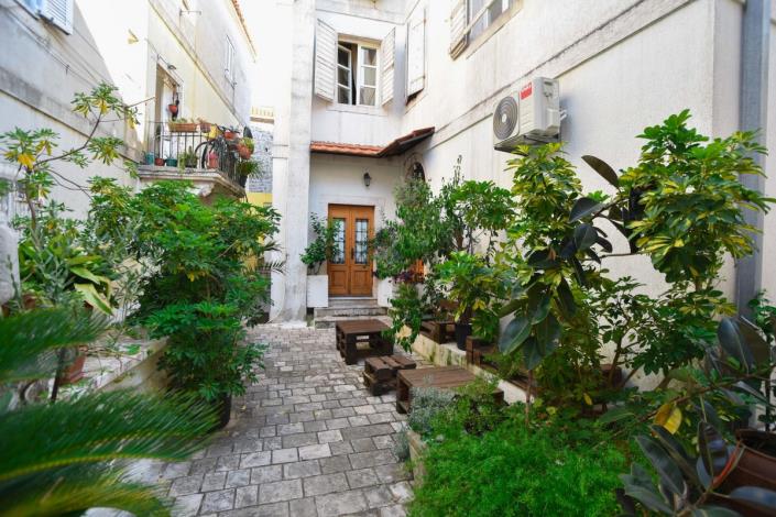 Image No.2-Appartement de 2 chambres à vendre à Budva