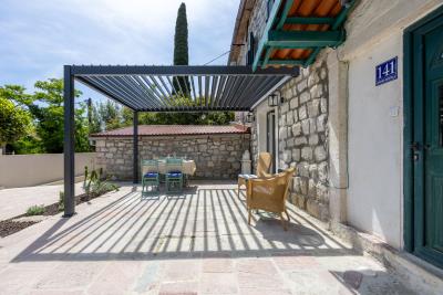 14167-Stone-house-in-Kamenari---12-