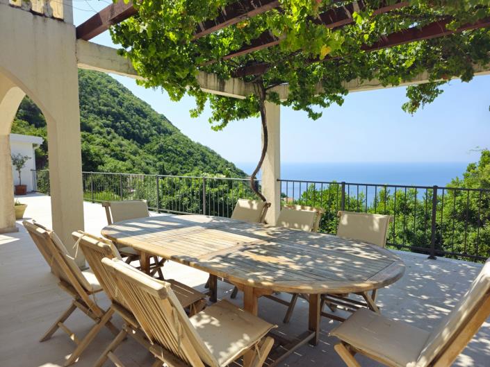 Image No.3-Villa de 4 chambres à vendre à Budva