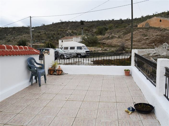 Image No.18-6 Bed Property for sale