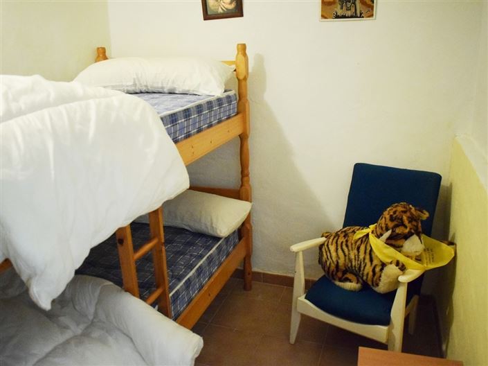 Image No.23-6 Bed Property for sale