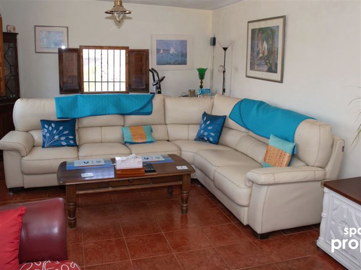 Image No.5-6 Bed Property for sale