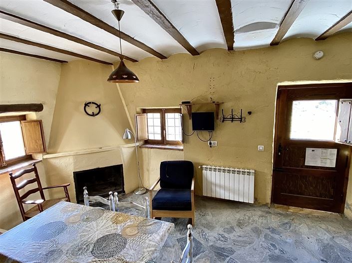 Image No.5-8 Bed Property for sale