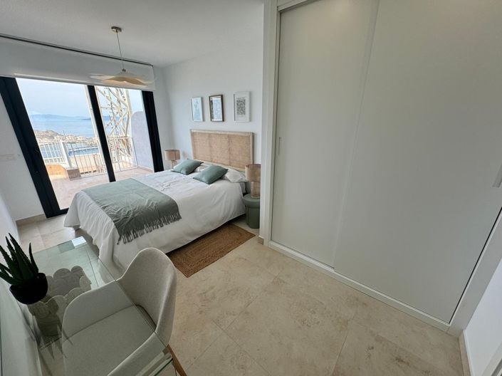 Image No.8-3 Bed Apartment for sale