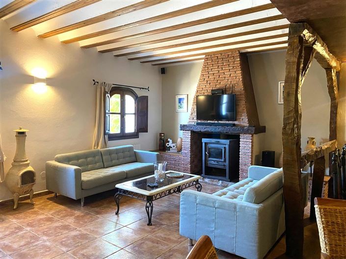 Image No.2-6 Bed Commercial for sale