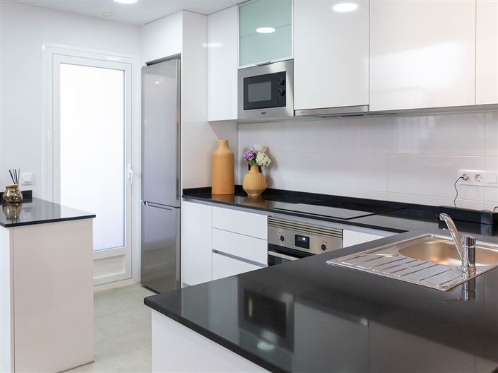 Image No.8-2 Bed Apartment for sale