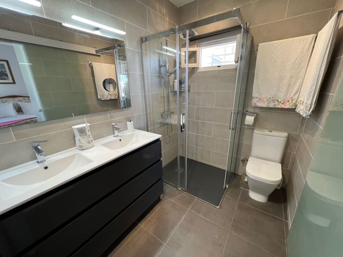 Image No.26-3 Bed Villa for sale