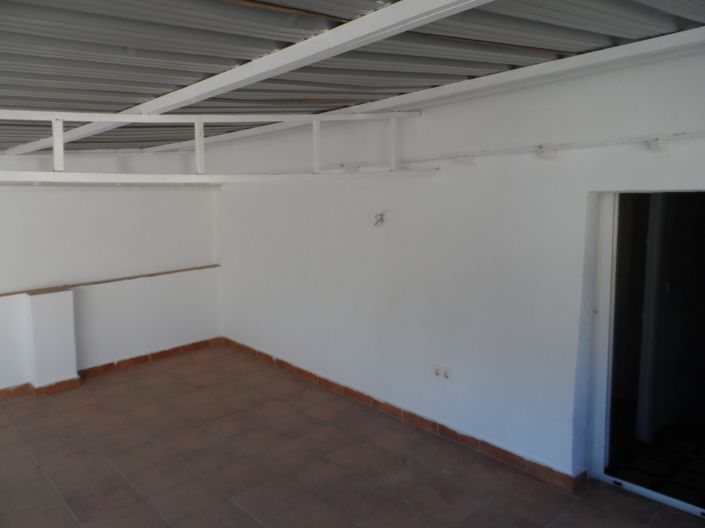 Image No.4-9 Bed Property for sale