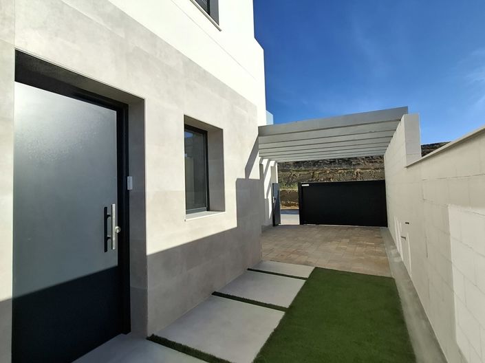 Image No.22-3 Bed Property for sale