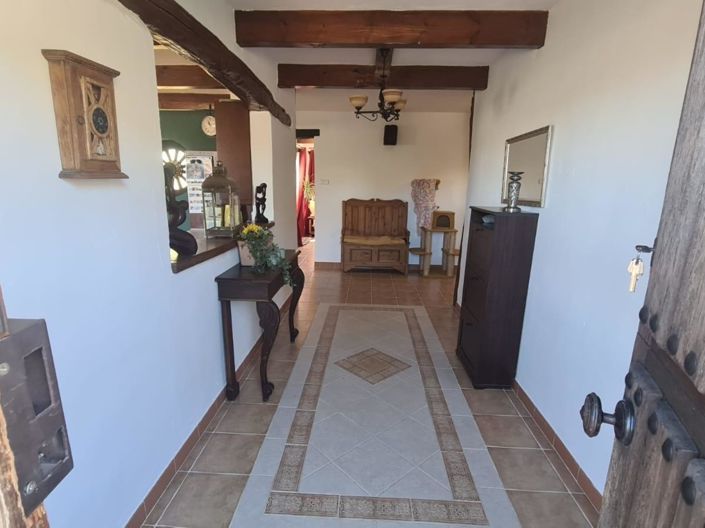 Image No.18-7 Bed Property for sale