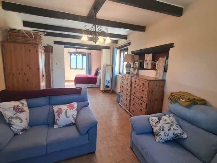 Image No.28-7 Bed Property for sale