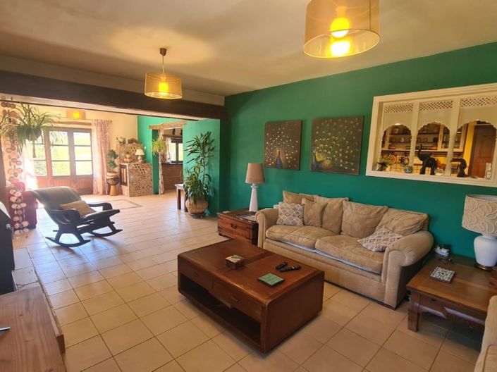 Image No.8-7 Bed Property for sale