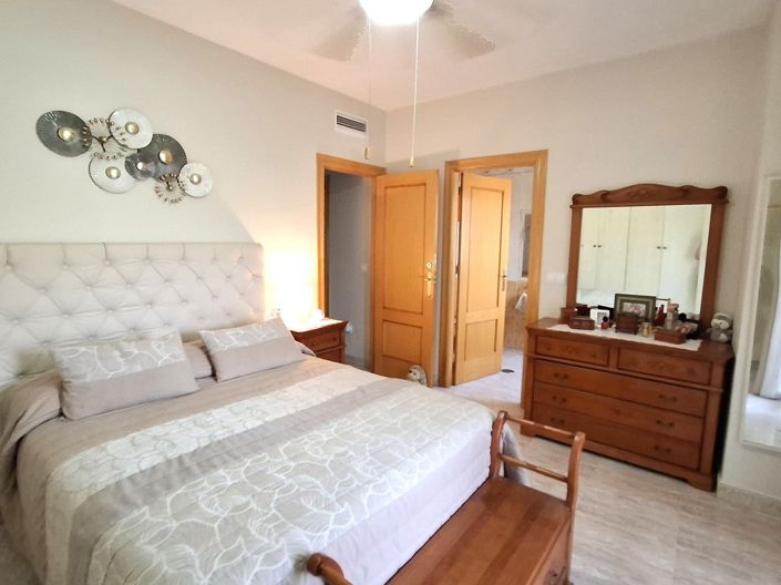 Image No.26-4 Bed Villa for sale