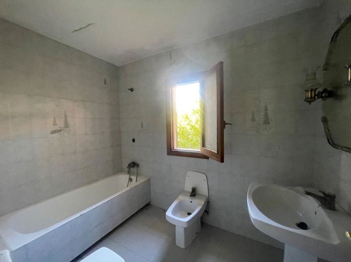 Image No.18-7 Bed Villa for sale