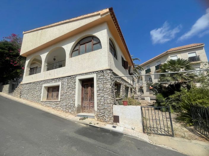 Image No.4-7 Bed Villa for sale