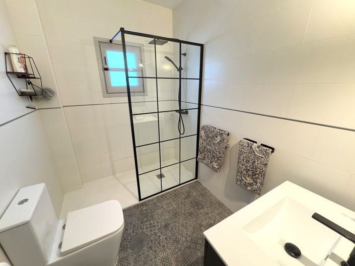 Image No.18-3 Bed Apartment for sale