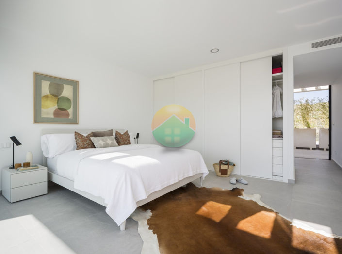 Image No.23-4 Bed Villa for sale