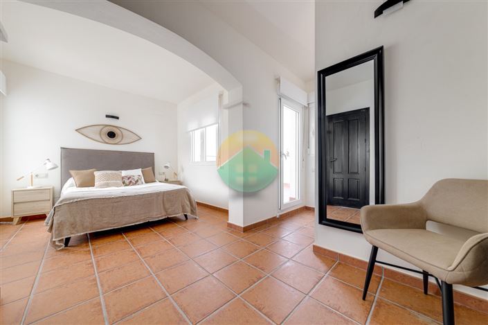 Image No.17-2 Bed Semi-Detached for sale