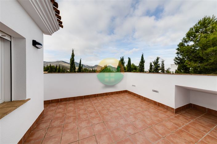 Image No.23-2 Bed Semi-Detached for sale