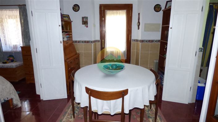 Image No.12-3 Bed House for sale