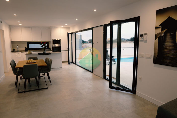 Image No.9-2 Bed Townhouse for sale