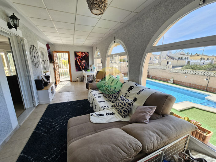 Image No.2-4 Bed Villa for sale