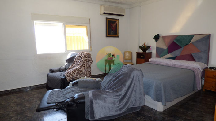 Image No.10-4 Bed House for sale