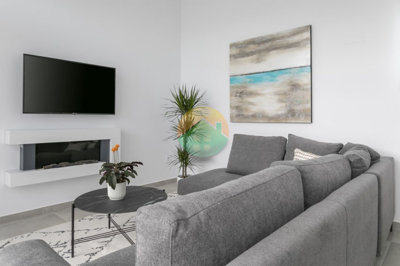 vega-hills-esencia-686b9a913e43a