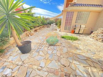 mostr12-68654669e8136