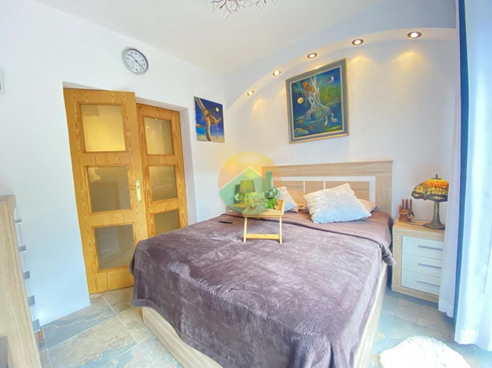 Image No.21-3 Bed Apartment for sale