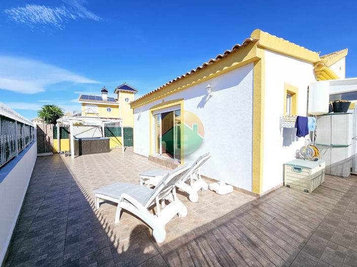 Image No.25-2 Bed Semi-Detached for sale