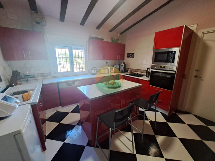 Image No.15-3 Bed Townhouse for sale