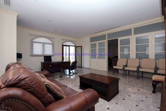 Image No.21-5 Bed Villa / Detached for sale